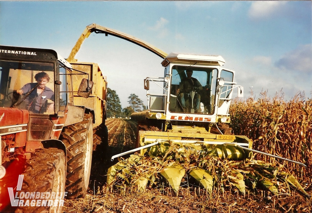 claas_690_mais
